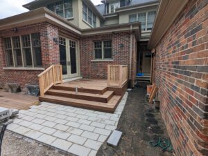 Corner deck & Privacy Gate