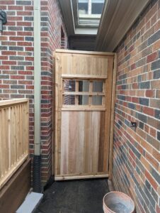 Corner deck & Privacy Gate