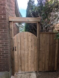Rounded gate
